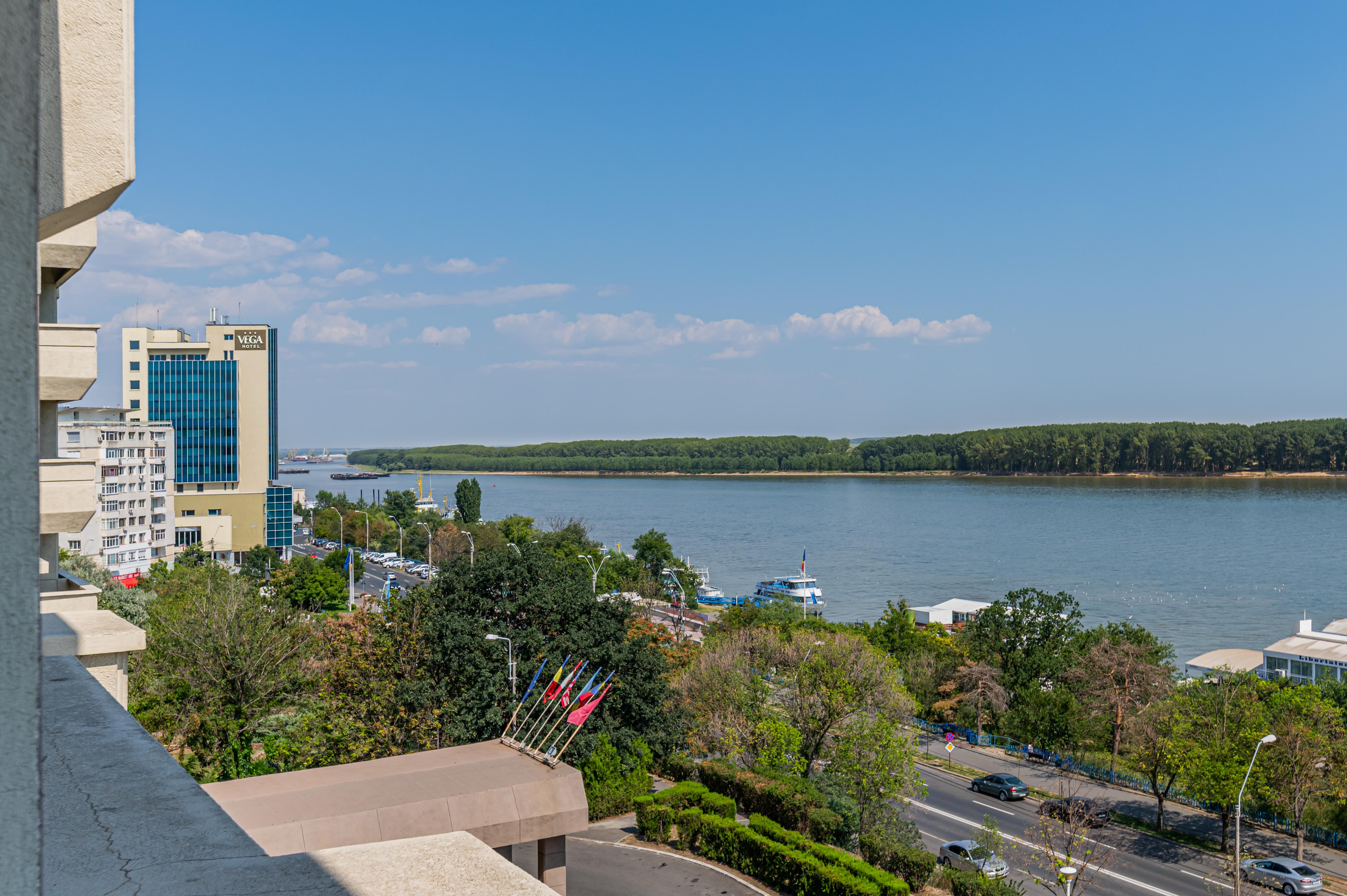 Faleza Hotel By Vega Галац Екстер'єр фото