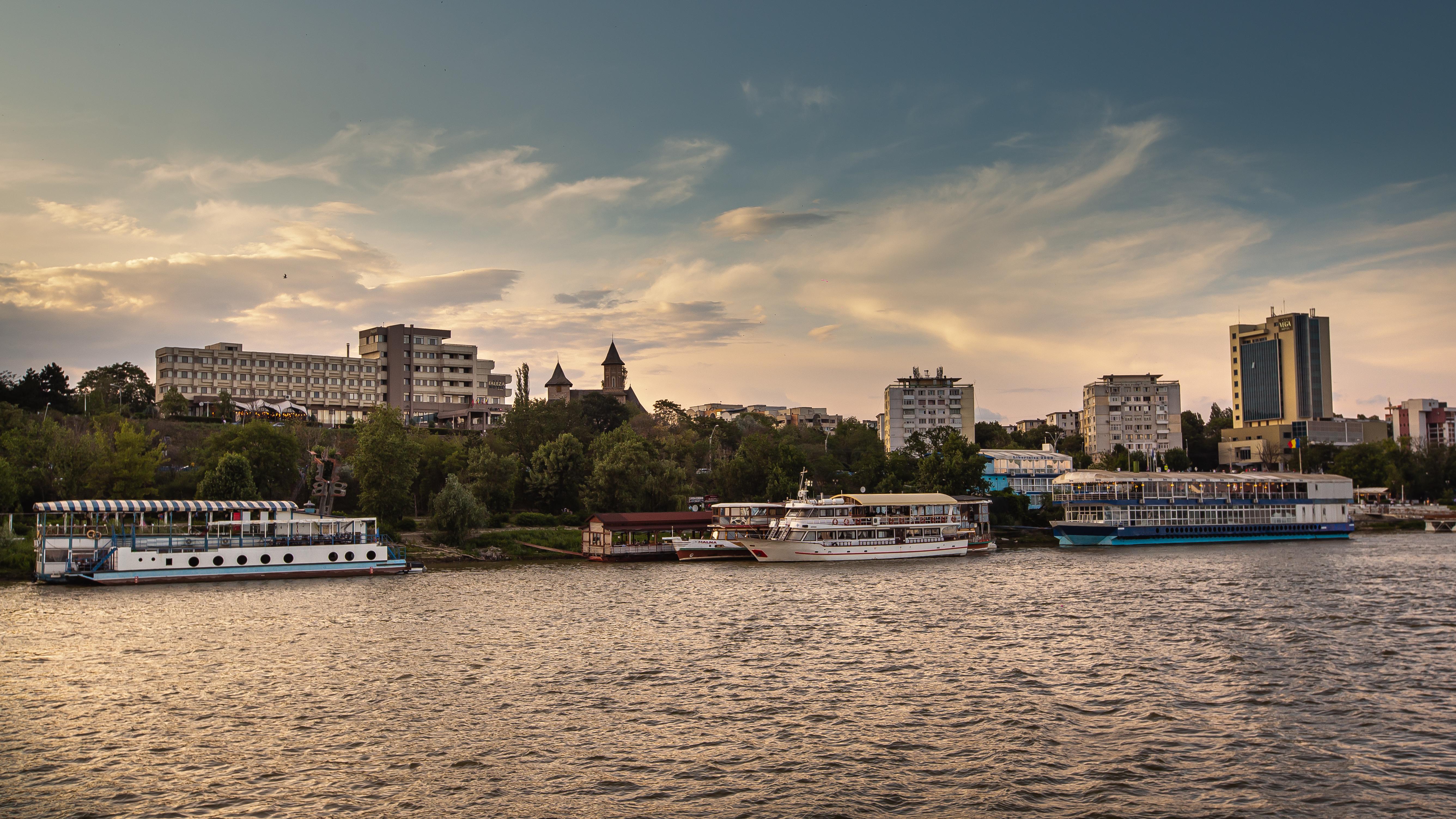 Faleza Hotel By Vega Галац Екстер'єр фото