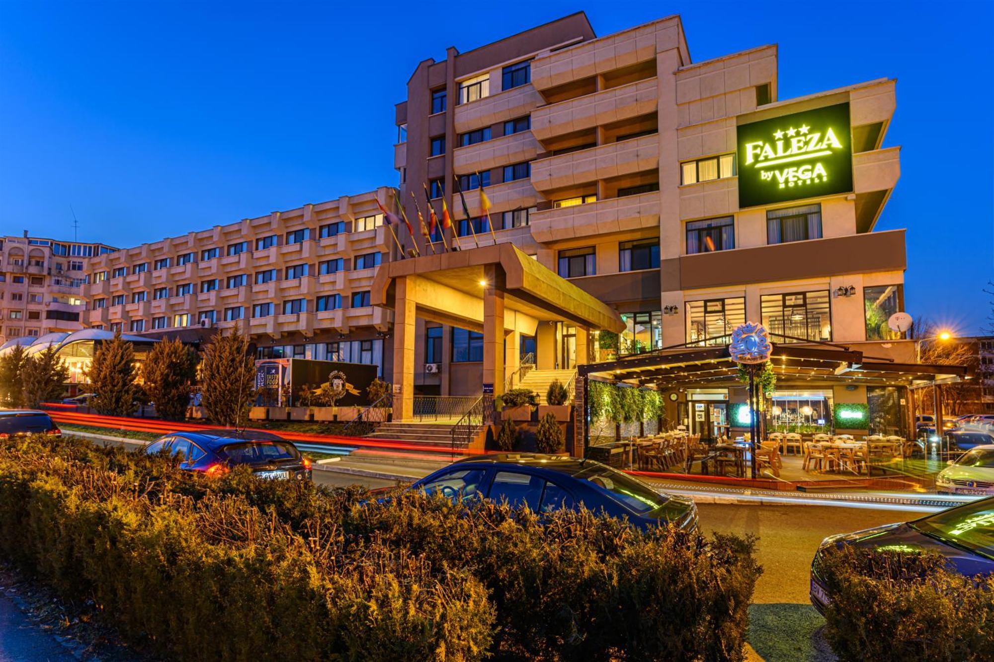 Faleza Hotel By Vega Галац Екстер'єр фото